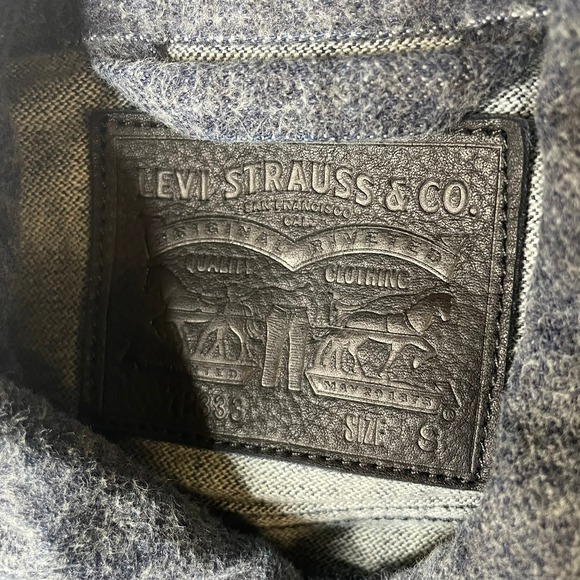 Levi Strauss Brushed Co Mens Size S Denim Jean Jacket Dark Wash Trucker Style - Picture 2 of 8